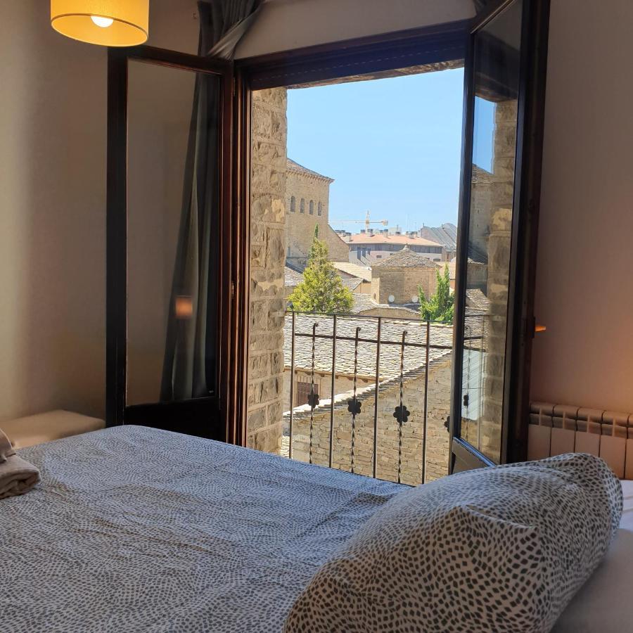 Mirador De La Catedral Apartment Jaca Exterior photo