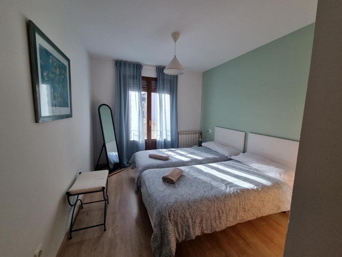 Mirador De La Catedral Apartment Jaca Exterior photo